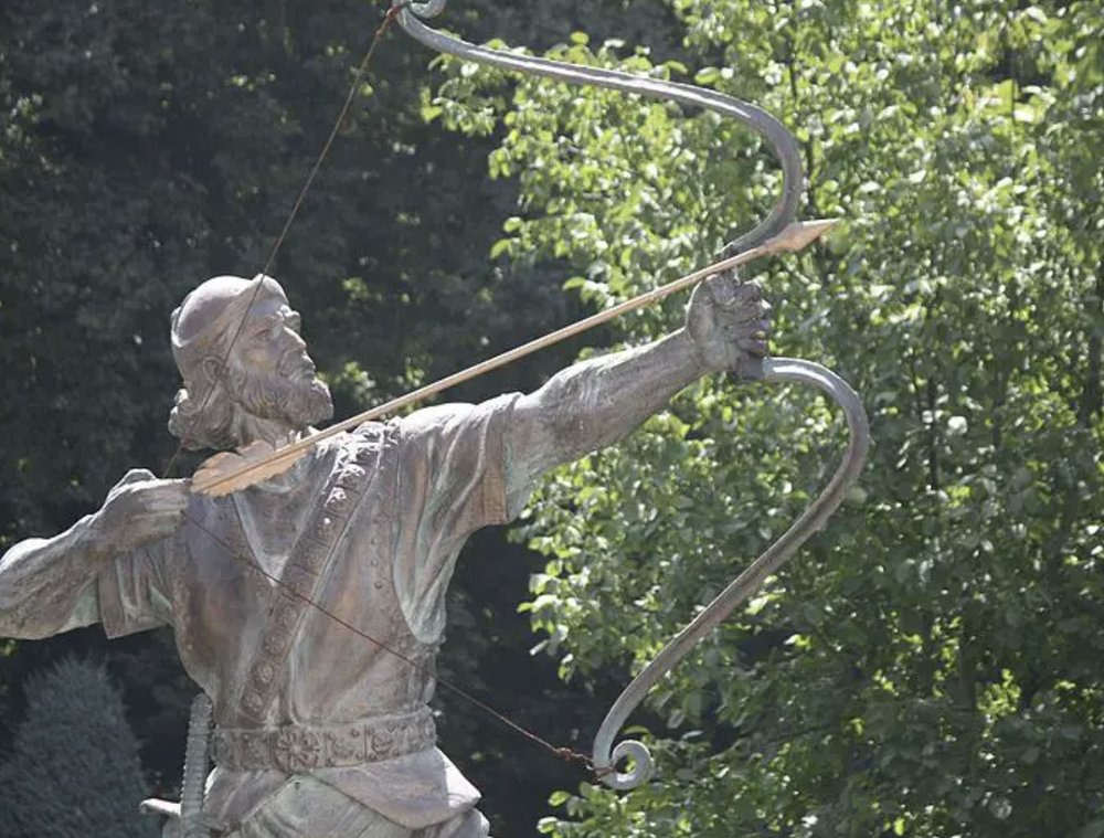 Robin Hood Statue of Robin Hood drawing a longbow